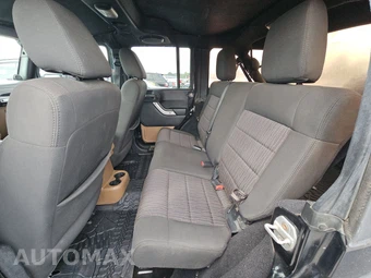 2012 Jeep Wrangler Unlimited Sahara – miniatura 13