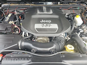 2012 Jeep Wrangler Unlimited Sahara – miniatura 15