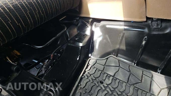 2012 Jeep Wrangler Unlimited Sahara – miniatura 21