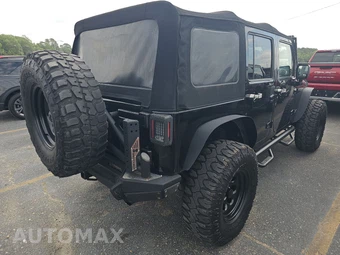 2012 Jeep Wrangler Unlimited Sahara – miniatura 4
