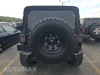 2012 Jeep Wrangler Unlimited Sahara – miniatura 5