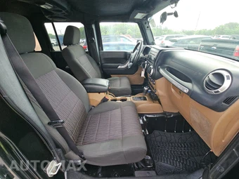 2012 Jeep Wrangler Unlimited Sahara – miniatura 8
