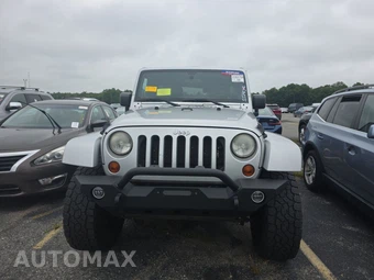 2012 Jeep Wrangler Unlimited Sahara - miniatura 2