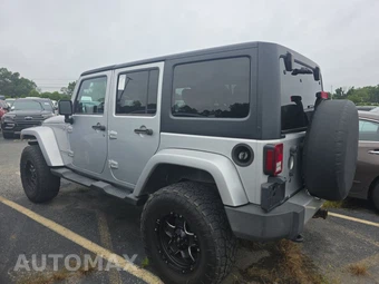 2012 Jeep Wrangler Unlimited Sahara - miniatura 6
