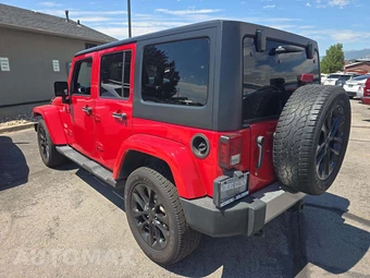 2012 Jeep Wrangler Unlimited Sahara - miniatura 2