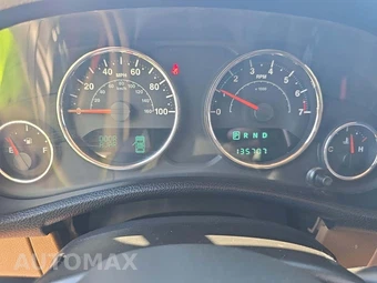 2012 Jeep Wrangler Unlimited Sahara - miniatura 9