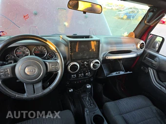 2012 Jeep Wrangler Unlimited Sahara - miniatura 11