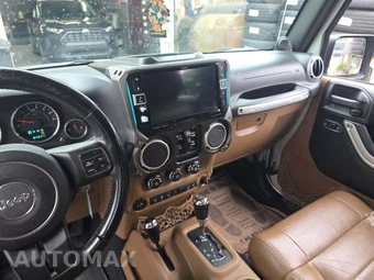 2012 Jeep Wrangler Unlimited Sahara - miniatura 10
