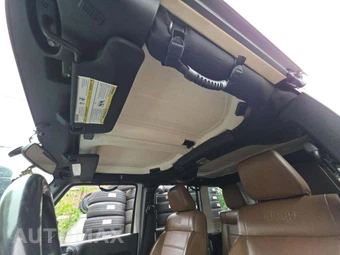 2012 Jeep Wrangler Unlimited Sahara - miniatura 11