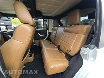 2012 Jeep Wrangler Unlimited Sahara - miniatura 13
