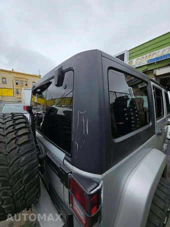 2012 Jeep Wrangler Unlimited Sahara - miniatura 26