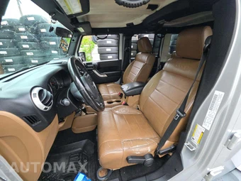 2012 Jeep Wrangler Unlimited Sahara - miniatura 6