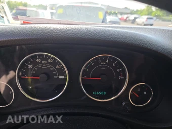 2012 Jeep Wrangler Unlimited Sahara – miniatura 12