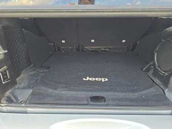 2012 Jeep Wrangler Unlimited Sahara – miniatura 17