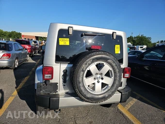 2012 Jeep Wrangler Unlimited Sahara – miniatura 5