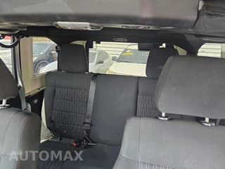 2012 Jeep Wrangler Unlimited Sahara - miniatura 8
