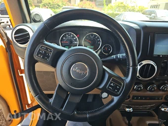 2012 Jeep Wrangler Unlimited Sahara - miniatura 10
