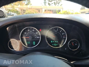 2012 Jeep Wrangler Unlimited Sahara - miniatura 12