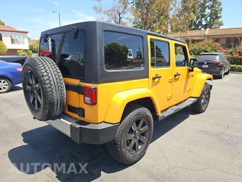 2012 Jeep Wrangler Unlimited Sahara - miniatura 4