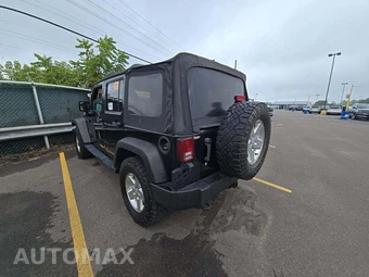2012 Jeep Wrangler Unlimited Sport - miniatura 2