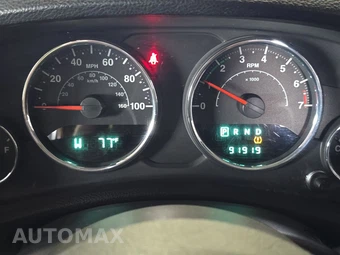 2012 Jeep Wrangler Unlimited Sport - miniatura 12