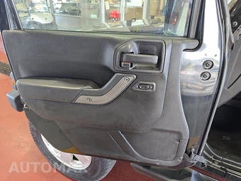 2012 Jeep Wrangler Unlimited Sport - miniatura 9