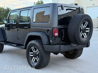 2012 Jeep Wrangler Unlimited Sport - miniatura 41