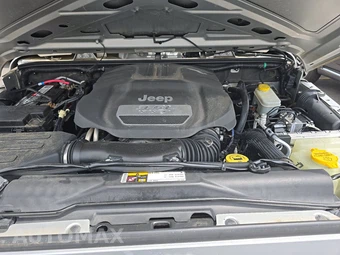 2012 Jeep Wrangler Unlimited Sport - miniatura 15