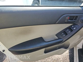 2012 Kia Forte EX Sedan – miniatura 9