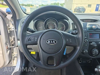 2012 Kia Forte LX Sedan – miniatura 10
