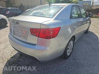2012 Kia Forte LX Sedan – miniatura 3