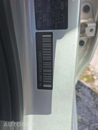 2012 Kia Forte LX Sedan – miniatura 5