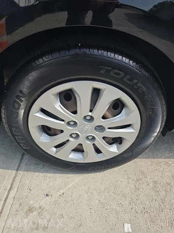 2012 Kia Forte LX Sedan – miniatura 10