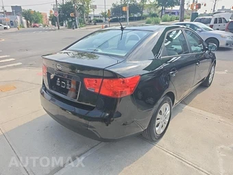 2012 Kia Forte LX Sedan – miniatura 4