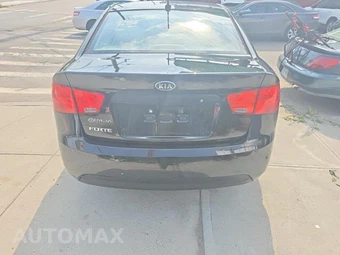 2012 Kia Forte LX Sedan – miniatura 5