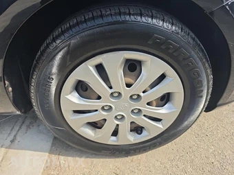 2012 Kia Forte LX Sedan – miniatura 9