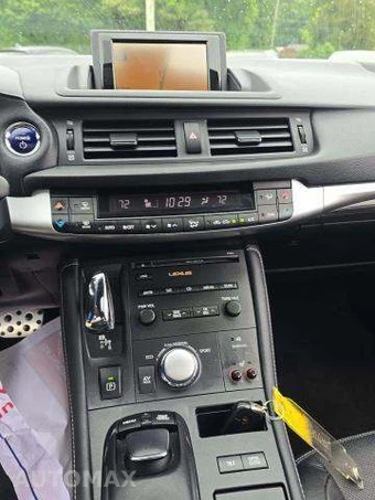 2012 Lexus CT 200h Premium – miniatura 10