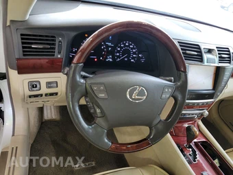 2012 Lexus LS 460 – miniatura 10