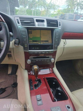 2012 Lexus LS 460 – miniatura 10