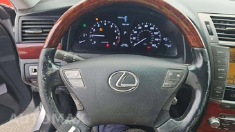 2012 Lexus LS 460 – miniatura 19