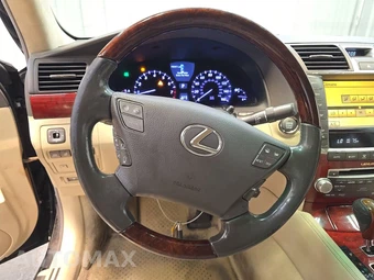 2012 Lexus LS 460L – miniatura 10