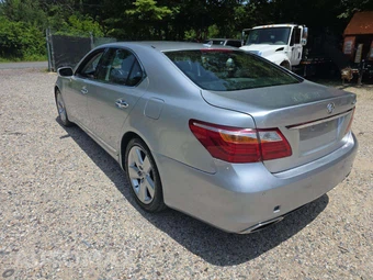 2012 Lexus LS 460L – miniatura 2
