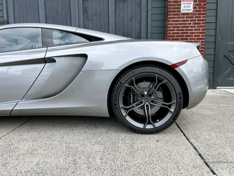 2012 McLaren MP4-12C – miniatura 14