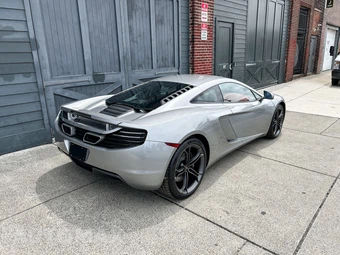 2012 McLaren MP4-12C – miniatura 3