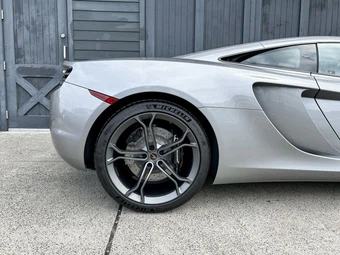 2012 McLaren MP4-12C – miniatura 8