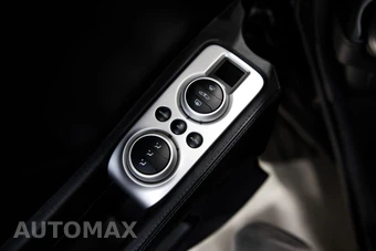 2012 McLaren MP4-12C – miniatura 11