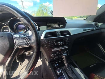 2012 Mercedes-Benz AMG C 63 Coupe – miniatura 7