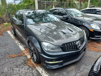 2012 Mercedes-Benz AMG C 63 Coupe - miniatura 3