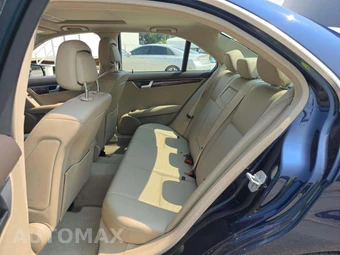 2012 Mercedes-Benz C 250 Sedan - miniatura 10