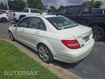 2012 Mercedes-Benz C 250 Sedan - miniatura 2